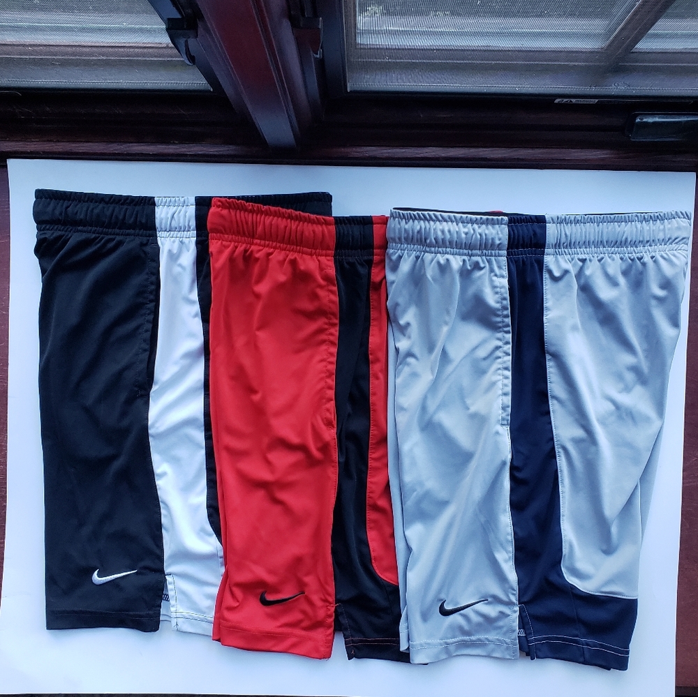 Nike Shorts (youth L)